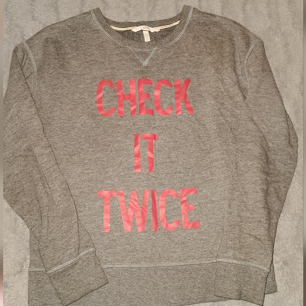 VICTORIA SECRET SWEATER!